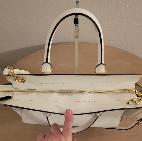 Michael Kors Selma Bag - Picture 7 of 16